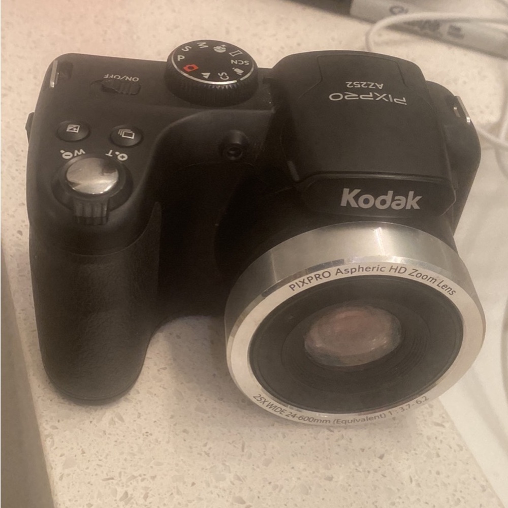 Kodak az252 camera
